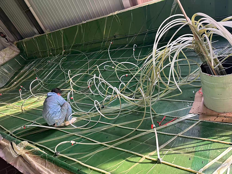 Lawada® використовує технологію вакуумної інфузії для корпусу човна зі скловолокна, покращуючи якість і продуктивність