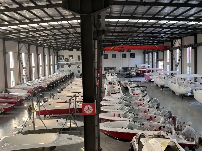 Яхта Lawada® доставить 42 комплекти швидкісних човнів, виготовлених на замовлення, спеціально розроблених для водних умов гірської гори BIJIA.